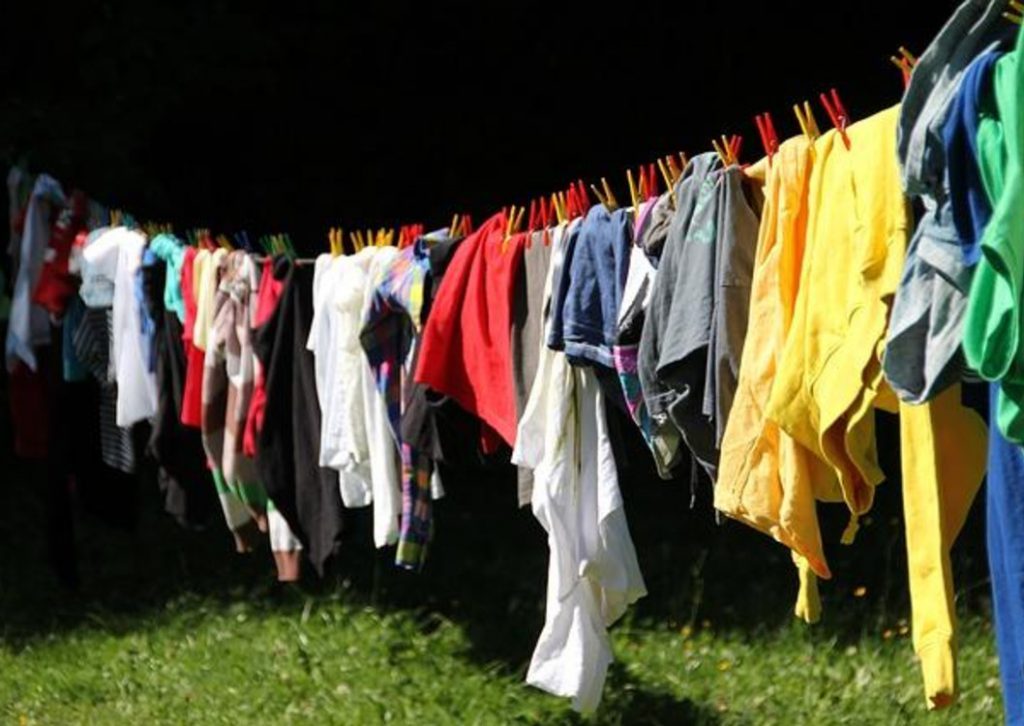 خشک کردن لباس